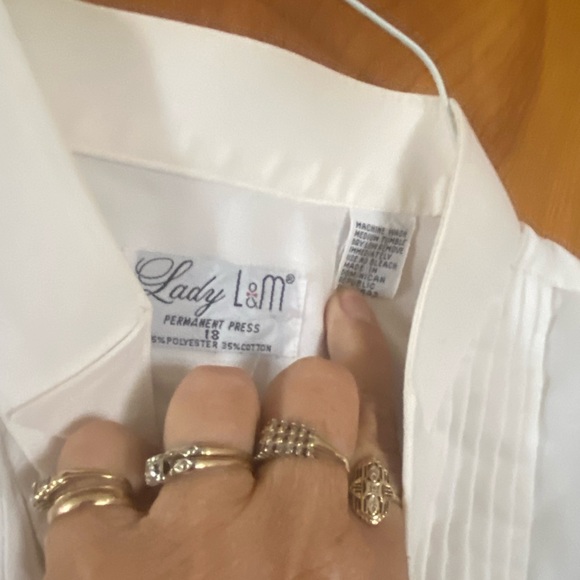 Ladies “L&M” white long sleeve shirt - Picture 2 of 4